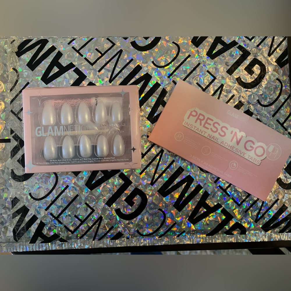 Glamnetic Hailey Press on Chrome Nails